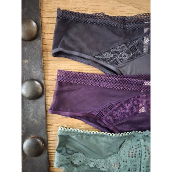 Victoria's Secret Body By Victoria Soft Satin Hiphugger Panty sz XS New - Picture 3 of 4